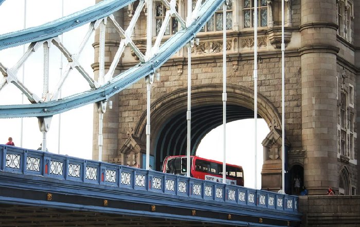 Article Image for Technology’s Role in Enhancing UK Travel Infrastructure