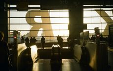 Article Image for The Benefits of Shoulder Season Travel